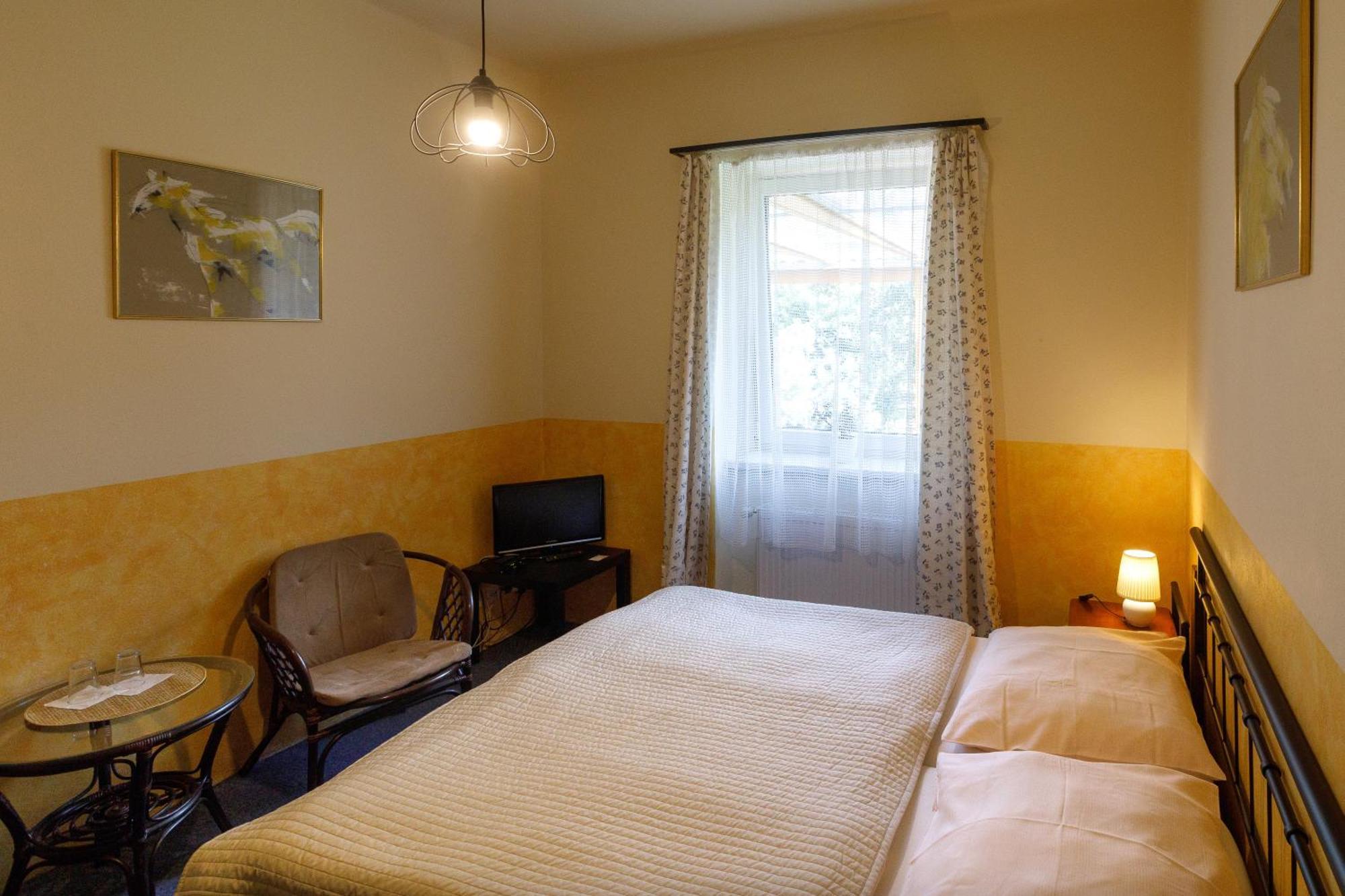 Hotel Atlas Ceske Budejovice Pokoj fotografie